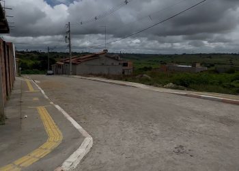 Fim da Lama e da Poeira: Prefeitura de Sapeaçu entrega pavimentação das ruas Juscelino Kubitschek e Zelinda Ribeiro no bairro Adelaide Menezes