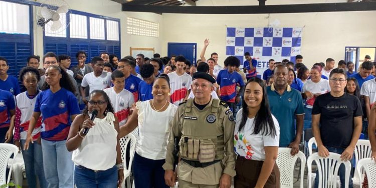 SAPEAÇU: Parceria do CETEP com a PM promove mais uma ação do Saúde na Escola