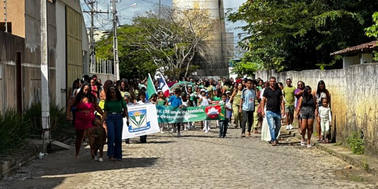 Gestão municipal e o povo celebra 136 anos de história de Conceição do Almeida com vasta programação e amor pelo município!
