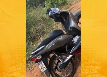 Trabalhador tem Honda Biz roubada por dupla armada na zona rural de Conceição do Almeida