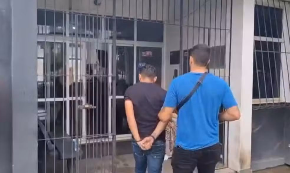 Violência por Dívida: Pai é preso por tentar matar homem com punhal na Bahia; filho envolvido no crime segue foragido