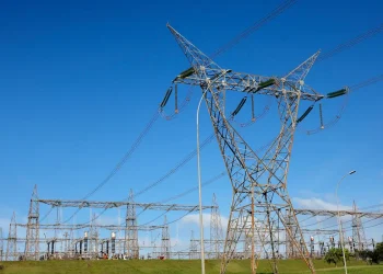 Consumidores poderão escolher fornecedores de energia a partir de 2027