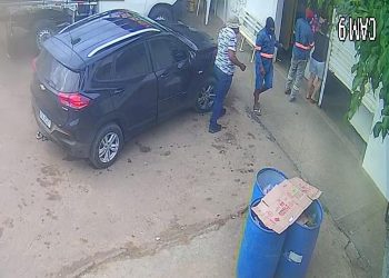 Assalto a mercadinho em Valença termina em confronto com a polícia na região de Cruz das Almas