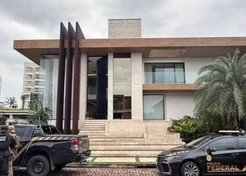 Mãe e irmão do rapper Oruam são presos em operação da Polícia Federal no Rio