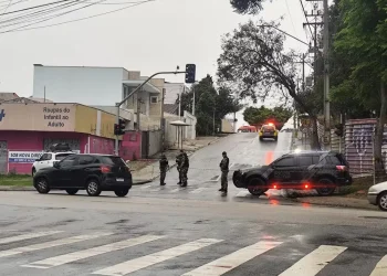Homem invade creche, faz 13 crianças reféns e ameaça colocar fogo na unidade